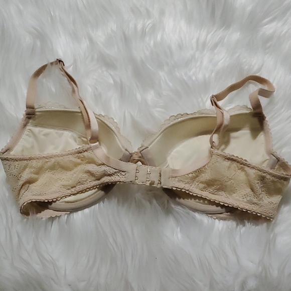 NEW VICTORIA'S SECRET LACE BEIGE 38C BRA - Picture 4 of 9